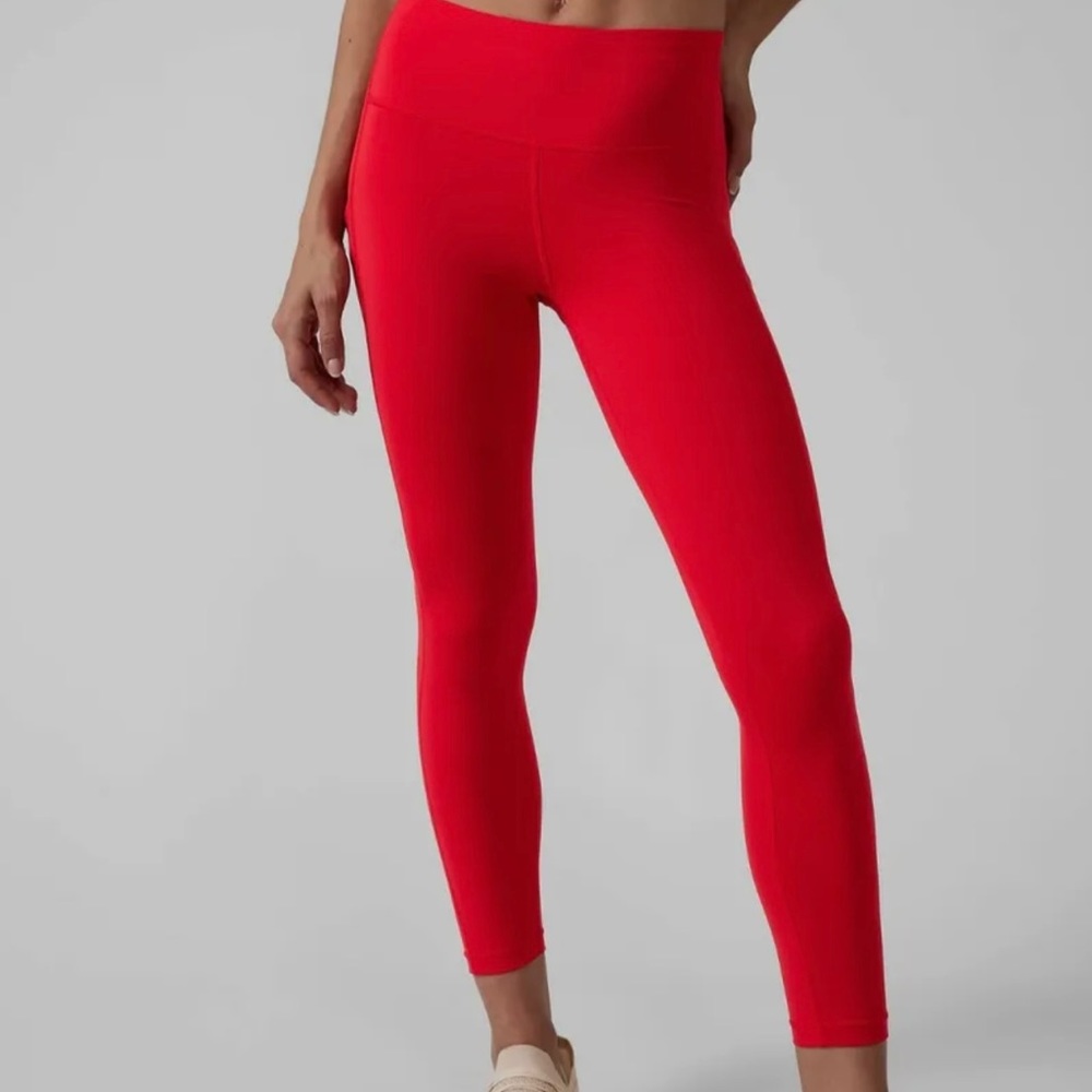 ATHLETA ultimate stash pocket legging. 7/8 length. Size SMALL